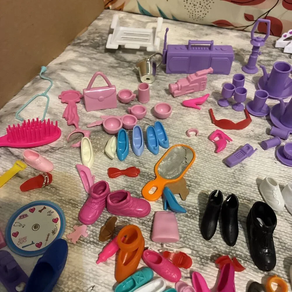 barbie accessories lot: 1960’s, 1992 Hangers And Other Items